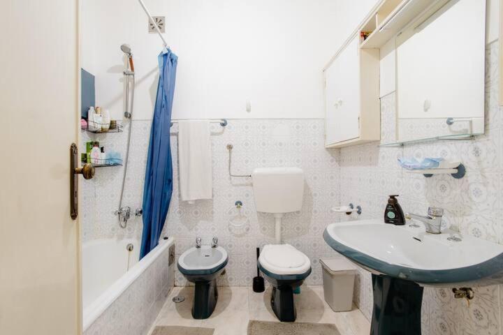 Cama Queen Benfica Em Familiar - Casa De Banho Compartilhada - Temos Cao Kwatera prywatna