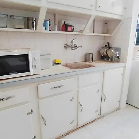 Quarto Cama Queen Lisboa Benfica Em Apartamento Familiar - Casa De Banho Compartilhada - Temos Cao Exterior photo